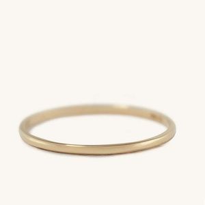 Mejuri 14k yellow gold stacker ring size 7